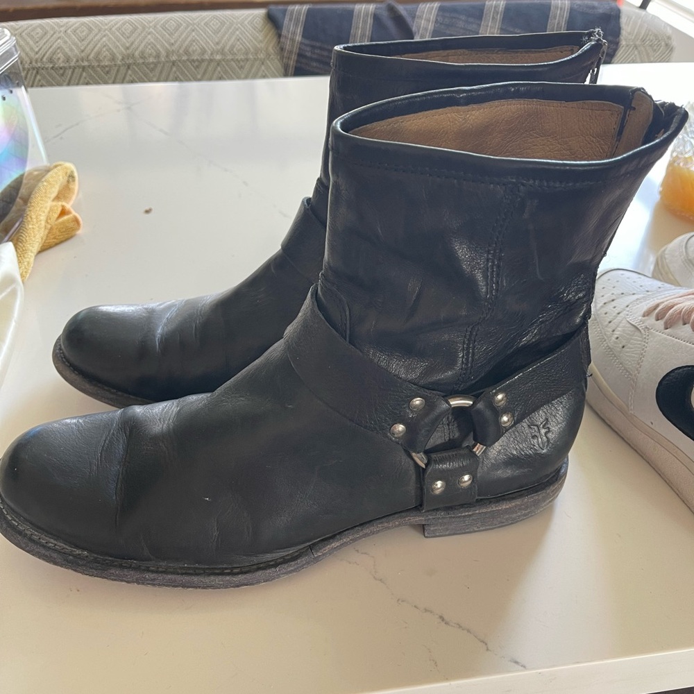 Frye Phillip Harness Short Harness BOOTIE Black LEATHER mens 91/2